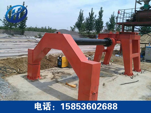 Suspended roller cement pipe making machine